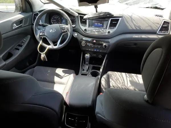 KM8J3CA25HU391188 2017 HYUNDAI TUCSON - Image 8