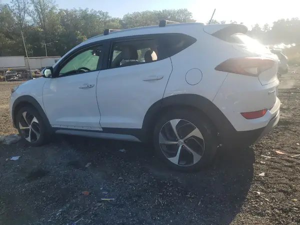 KM8J3CA25HU404960 2017 HYUNDAI TUCSON - Image 2