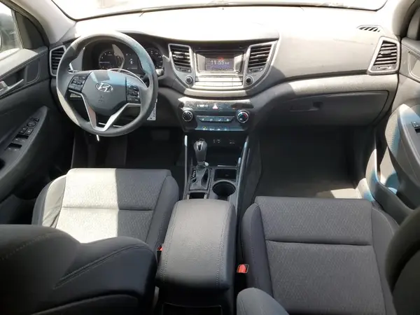 KM8J3CA25HU420835 2017 HYUNDAI TUCSON - Image 8