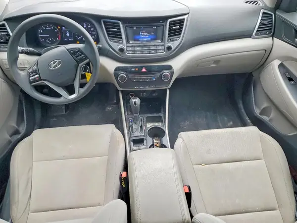 KM8J3CA25HU421192 2017 HYUNDAI TUCSON - Image 8