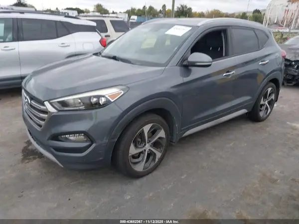 KM8J3CA25HU436100 2017 HYUNDAI TUCSON - Image 2