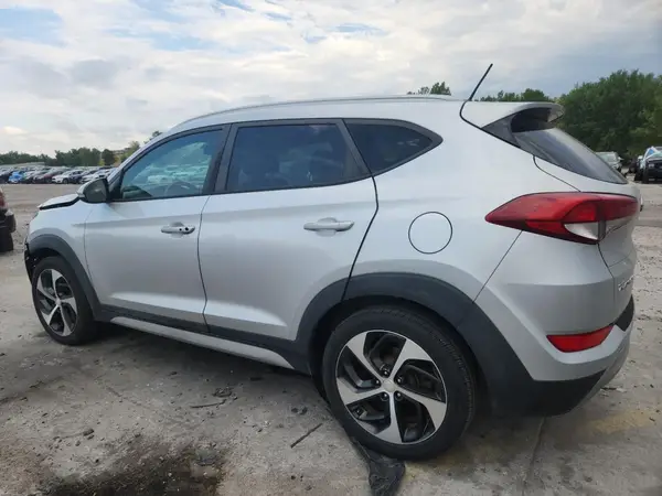 KM8J3CA25HU437988 2017 HYUNDAI TUCSON - Image 2
