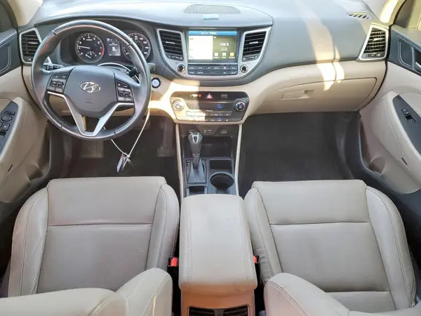 KM8J3CA25HU448568 2017 HYUNDAI TUCSON - Image 8