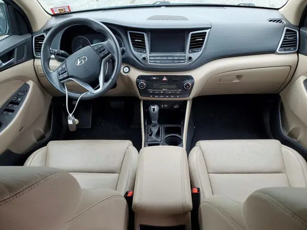 KM8J3CA25HU464687 2017 HYUNDAI TUCSON - Image 8