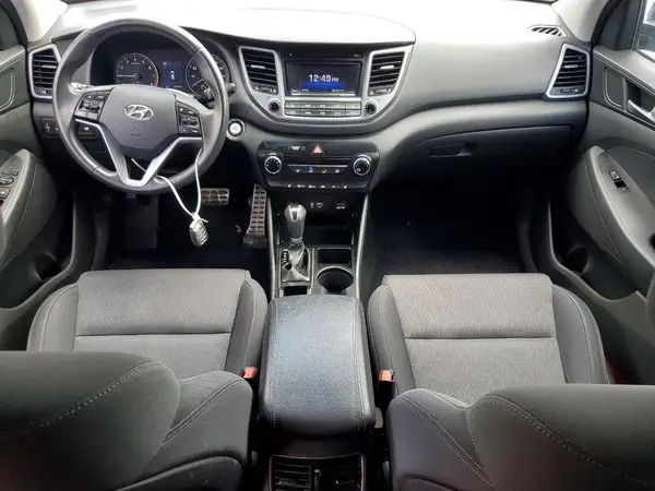 KM8J3CA25HU470943 2017 HYUNDAI TUCSON - Image 8