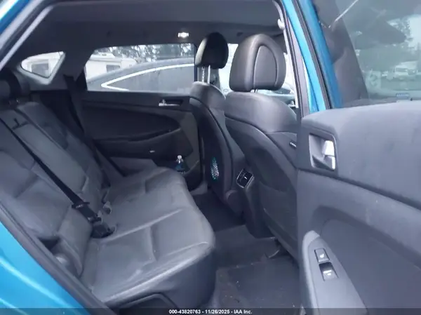 KM8J3CA25HU475012 2017 HYUNDAI TUCSON - Image 8