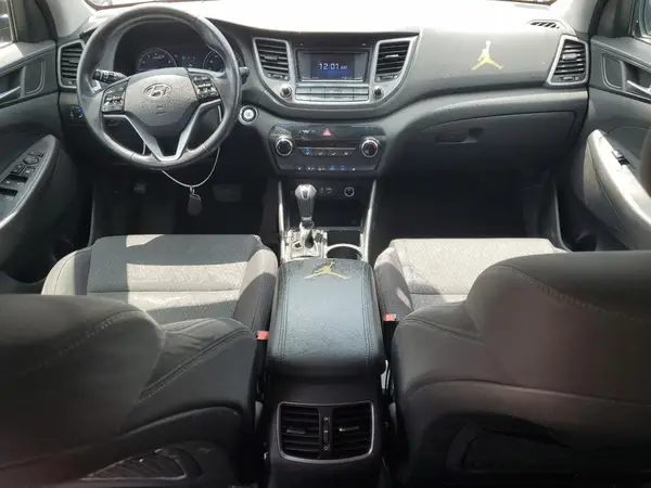 KM8J3CA25HU494904 2017 HYUNDAI TUCSON - Image 8