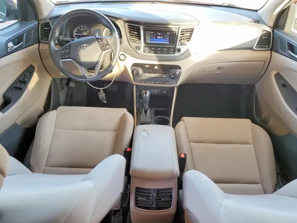 KM8J3CA25HU497639 2017 HYUNDAI TUCSON - Image 8