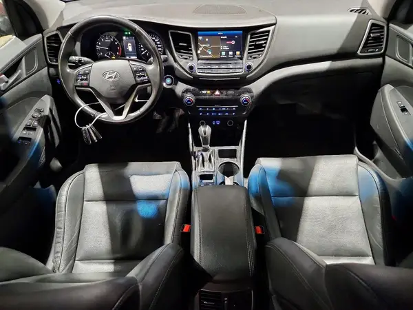 KM8J3CA25HU504475 2017 HYUNDAI TUCSON - Image 8