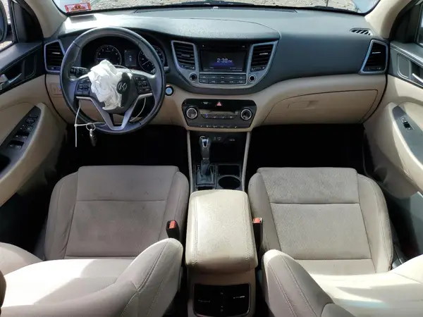 KM8J3CA25HU504895 2017 HYUNDAI TUCSON - Image 8