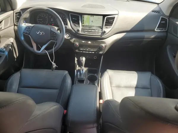 KM8J3CA25HU506744 2017 HYUNDAI TUCSON - Image 8