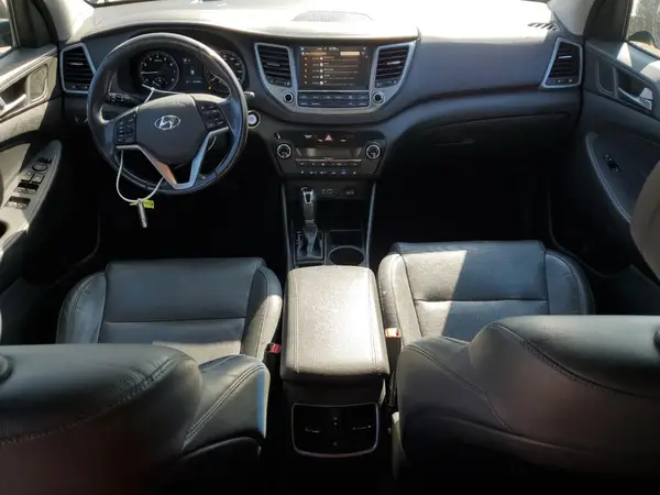 KM8J3CA25HU512589 2017 HYUNDAI TUCSON - Image 8