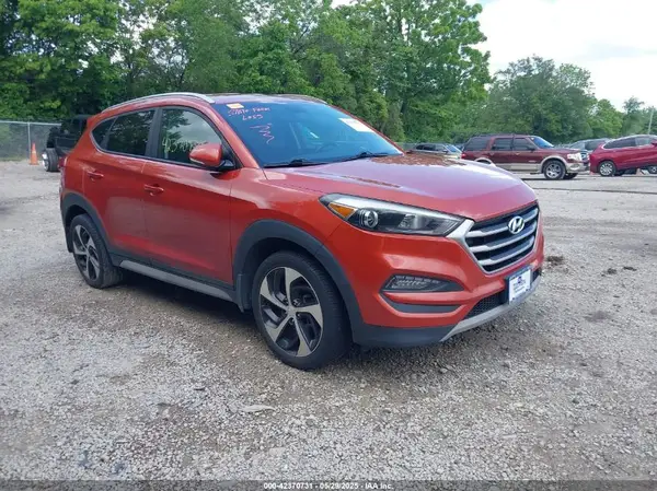 KM8J3CA25HU518229 2017 HYUNDAI TUCSON - Image 1