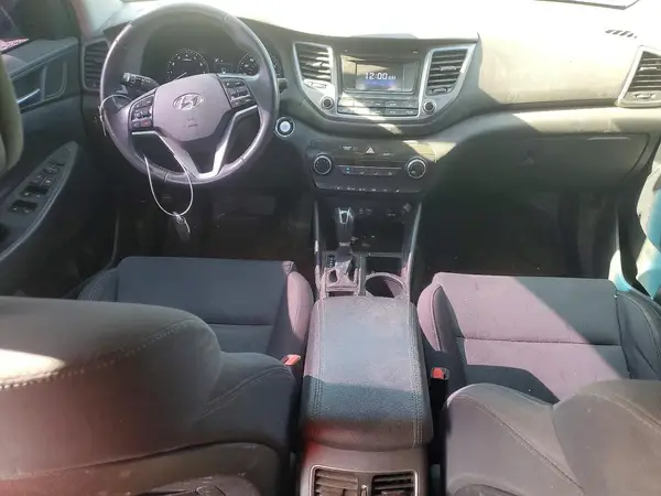 KM8J3CA25HU531224 2017 HYUNDAI TUCSON - Image 8