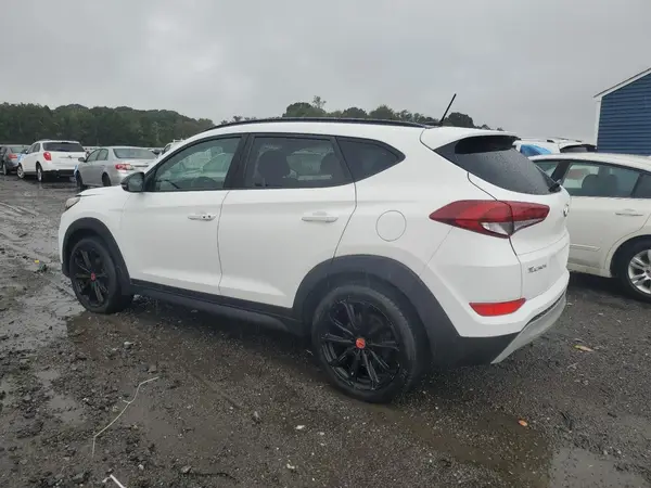 KM8J3CA25HU545303 2017 HYUNDAI TUCSON - Image 2