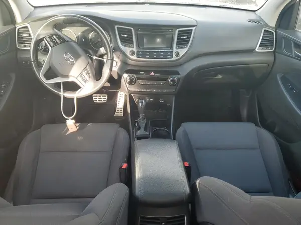 KM8J3CA25HU545303 2017 HYUNDAI TUCSON - Image 8