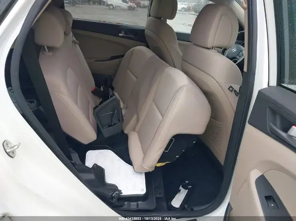 KM8J3CA25HU566555 2017 HYUNDAI TUCSON - Image 8