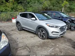 KM8J3CA25HU567138 2017 HYUNDAI TUCSON