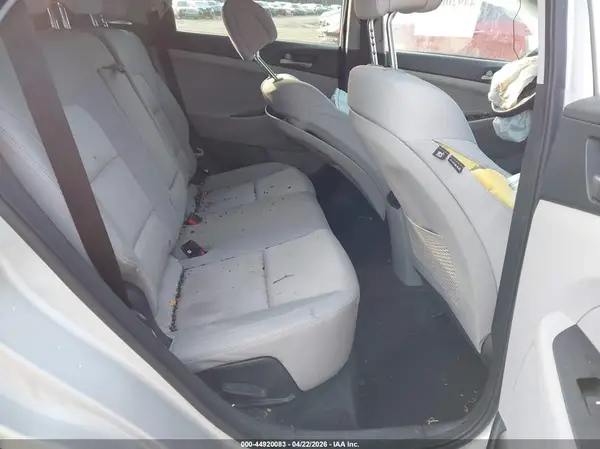 KM8J3CA25HU570038 2017 HYUNDAI TUCSON - Image 8