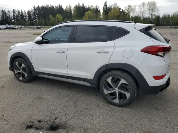 KM8J3CA25HU570945 2017 HYUNDAI TUCSON - Image 2