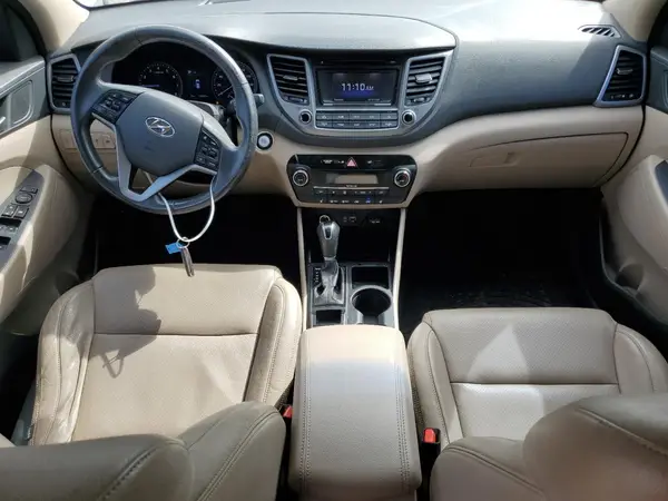 KM8J3CA25HU570945 2017 HYUNDAI TUCSON - Image 8