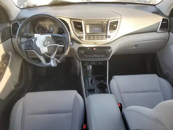 KM8J3CA25HU572940 2017 HYUNDAI TUCSON - Image 8