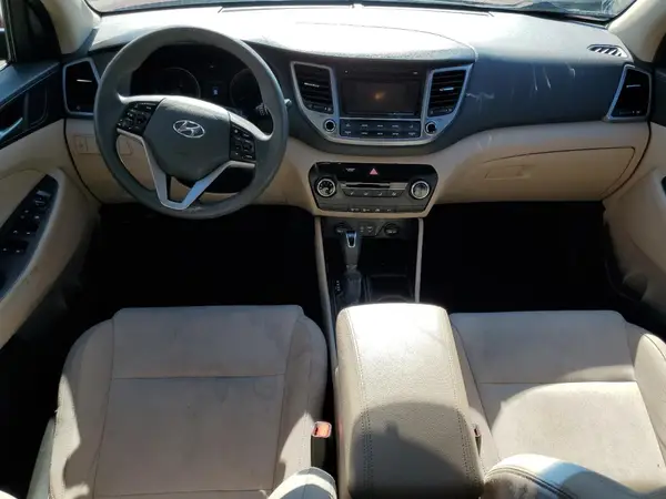 KM8J3CA25HU576163 2017 HYUNDAI TUCSON - Image 8