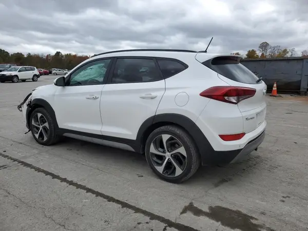 KM8J3CA25HU580715 2017 HYUNDAI TUCSON - Image 2