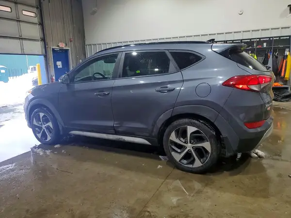 KM8J3CA25JU622208 2018 HYUNDAI TUCSON - Image 2