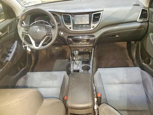 KM8J3CA25JU622208 2018 HYUNDAI TUCSON - Image 8