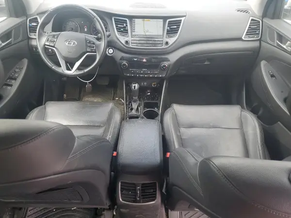 KM8J3CA25JU622743 2018 HYUNDAI TUCSON - Image 8