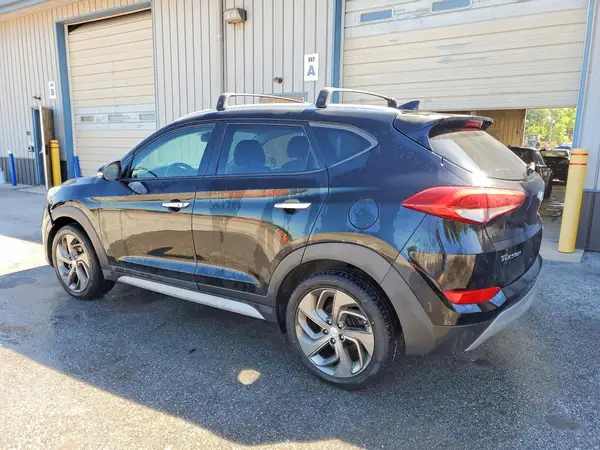 KM8J3CA25JU625206 2018 HYUNDAI TUCSON - Image 2