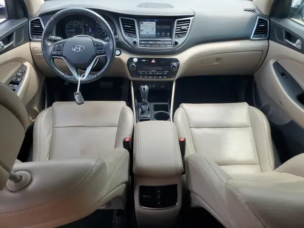 KM8J3CA25JU629384 2018 HYUNDAI TUCSON - Image 8