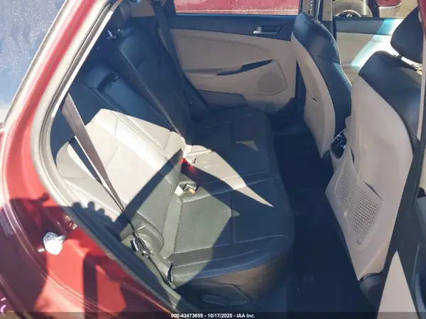KM8J3CA25JU644595 2018 HYUNDAI TUCSON - Image 8