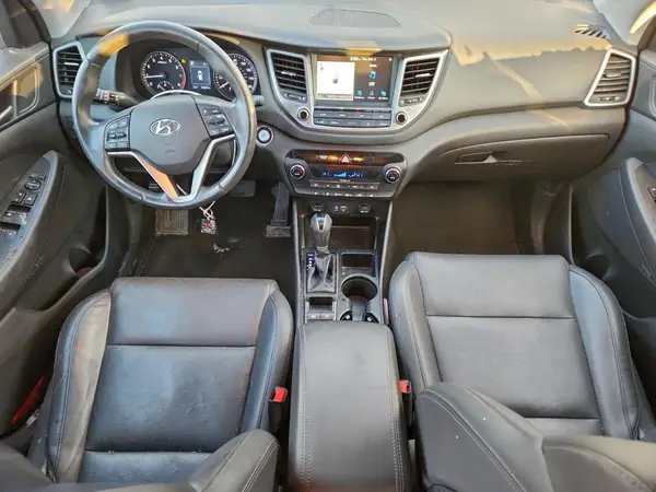 KM8J3CA25JU655984 2018 HYUNDAI TUCSON - Image 8