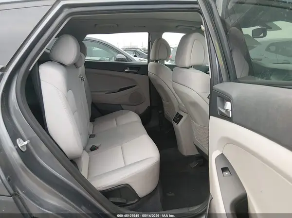 KM8J3CA25JU673661 2018 HYUNDAI TUCSON - Image 8