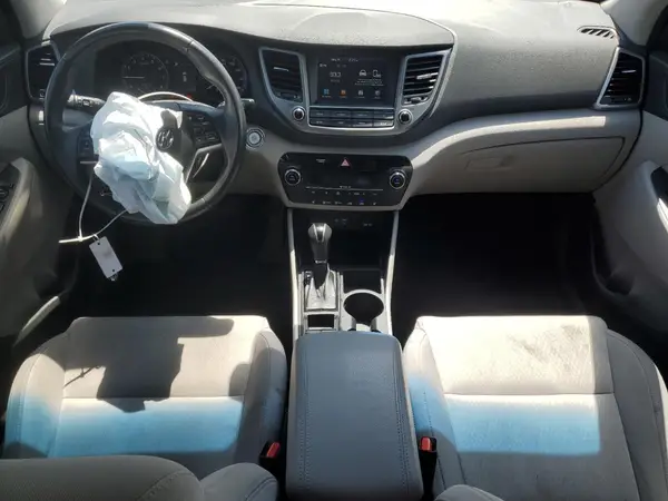 KM8J3CA25JU676043 2018 HYUNDAI TUCSON - Image 8