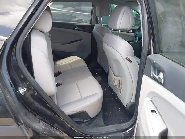 KM8J3CA25JU676799 2018 HYUNDAI TUCSON - Image 8