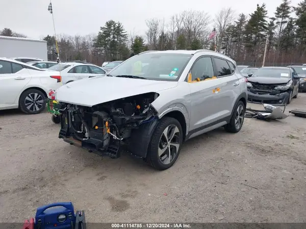 KM8J3CA25JU682151 2018 HYUNDAI TUCSON - Image 2
