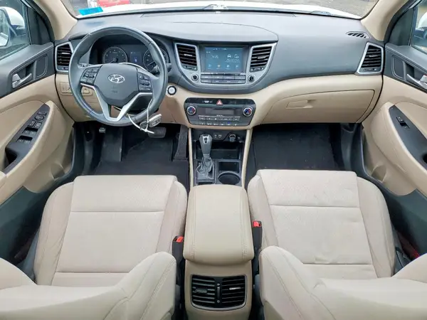 KM8J3CA25JU684742 2018 HYUNDAI TUCSON - Image 8