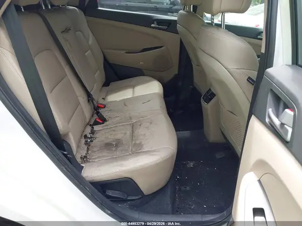 KM8J3CA25JU688435 2018 HYUNDAI TUCSON - Image 8