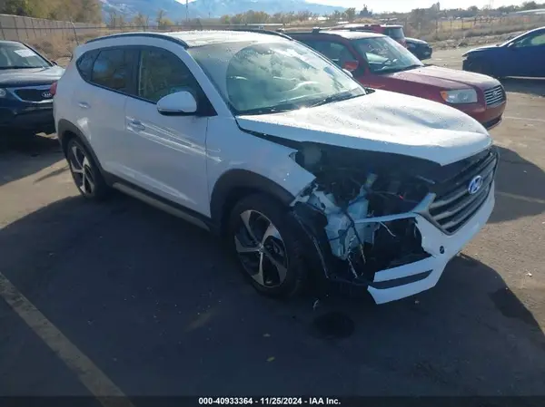 KM8J3CA25JU715889 2018 HYUNDAI TUCSON - Image 1