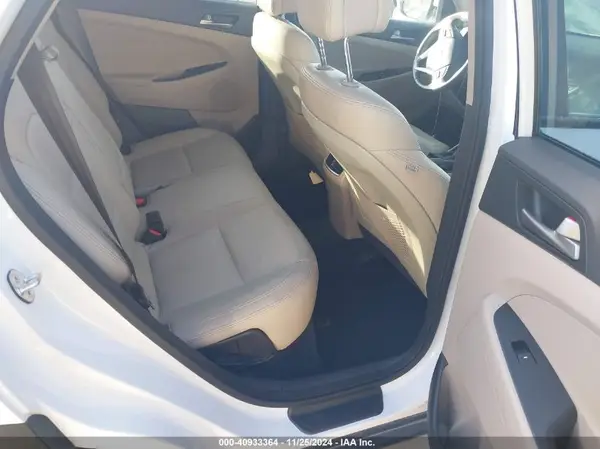 KM8J3CA25JU715889 2018 HYUNDAI TUCSON - Image 8