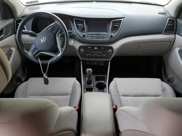 KM8J3CA25JU720977 2018 HYUNDAI TUCSON - Image 8