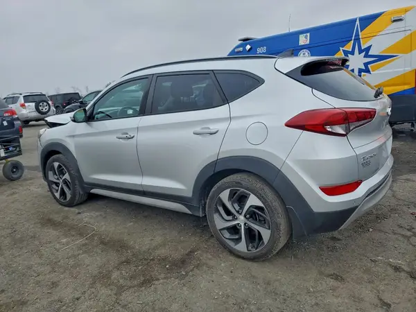KM8J3CA25JU728710 2018 HYUNDAI TUCSON - Image 2