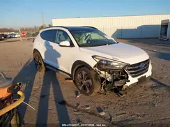 KM8J3CA25JU755275 2018 HYUNDAI TUCSON