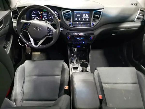 KM8J3CA25JU793590 2018 HYUNDAI TUCSON - Image 8