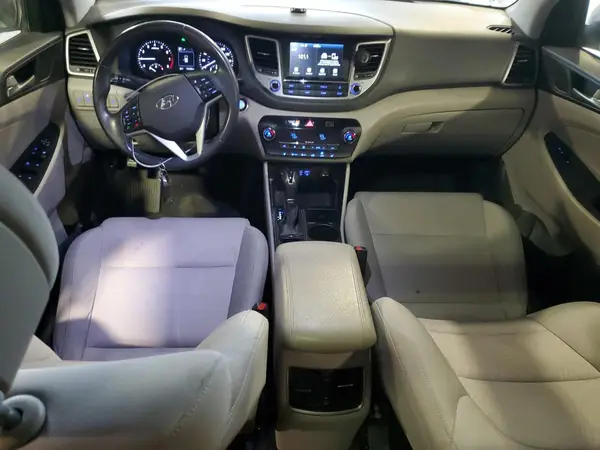 KM8J3CA25JU800165 2018 HYUNDAI TUCSON - Image 8