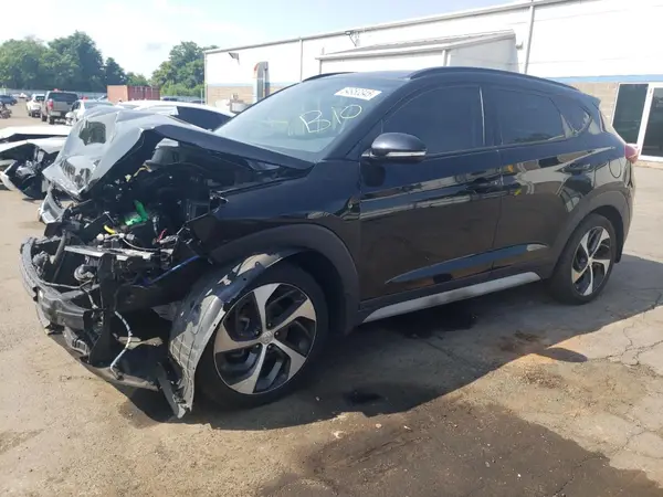 KM8J3CA25JU813448 2018 HYUNDAI TUCSON - Image 1