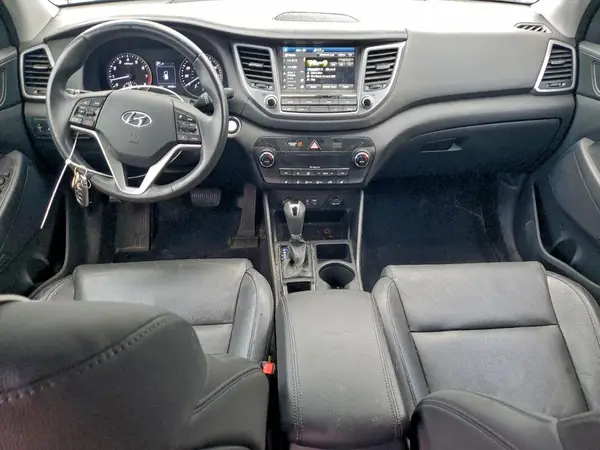 KM8J3CA25JU830590 2018 HYUNDAI TUCSON - Image 8